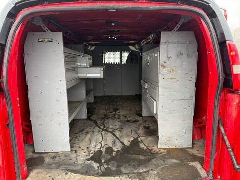 Used 2015 GMC Savana 3500 Extended image 18