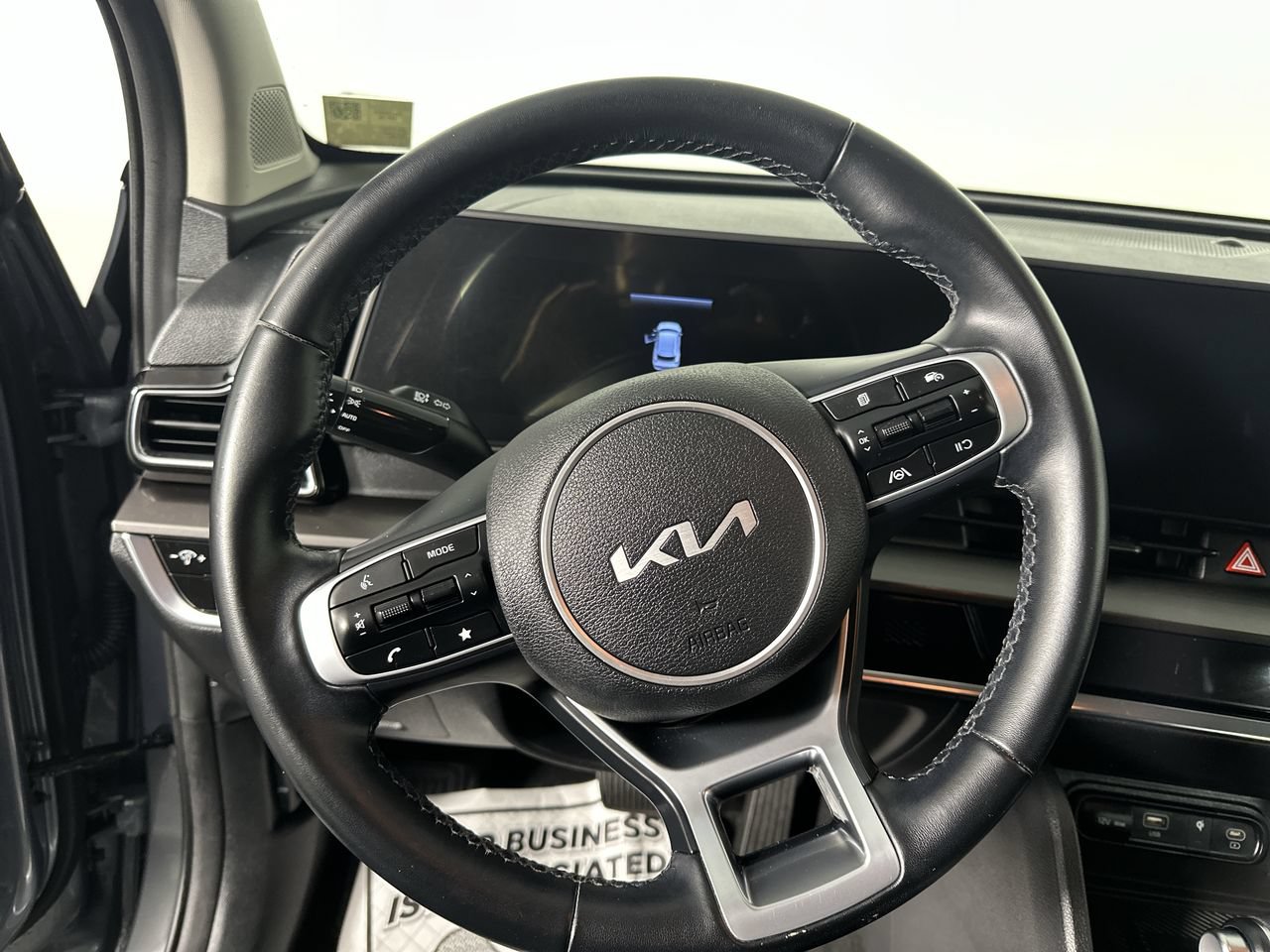 Used 2024 Kia Sportage EX FWD image 5