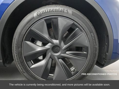 Used 2025 Tesla Model Y Long Range image 12