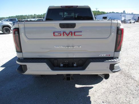 New 2026 GMC Sierra 2500 AT4 w/ AT4 Premium Plus Package AWD/4WD image 5