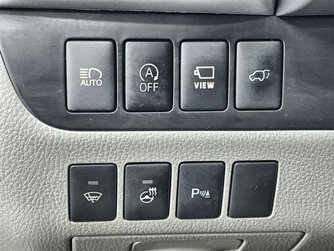 Used 2017 Toyota Highlander Limited Platinum w/ Carpet Mat Package image 16