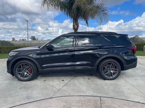 New 2026 Ford Explorer ST-Line w/ ST-Line Street Pack image 2