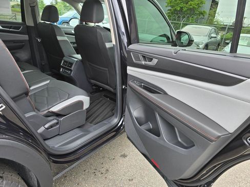 New 2026 Volkswagen Atlas Peak Edition AWD/4WD image 41