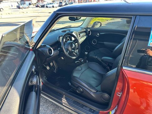 Used 2011 MINI Cooper S image 9