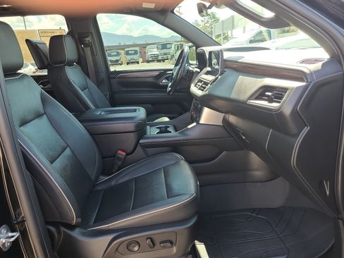Used 2023 Chevrolet Tahoe Premier w/ Advanced Technology Package AWD/4WD image 29