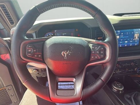 Used 2022 Ford Bronco Badlands image 37