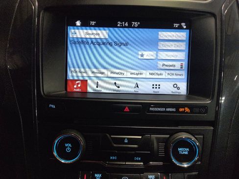 Used 2018 Ford Explorer XLT w/ Equipment Group 201A AWD/4WD image 25