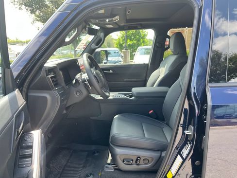 Used 2026 Lexus GX 550 w/ Accessory Package (2T) AWD/4WD image 9