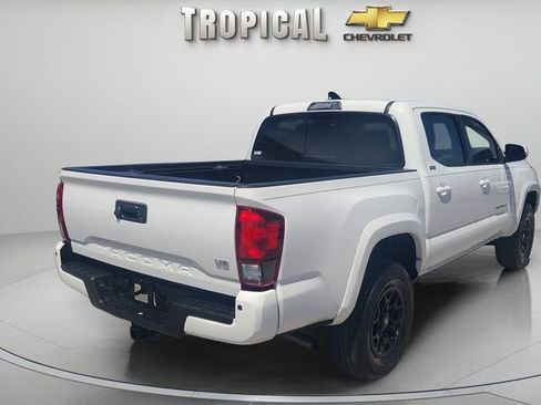 Used 2022 Toyota Tacoma SR5 RWD image 3