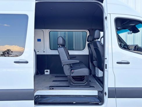 Used 2023 Mercedes-Benz Sprinter 2500 image 37