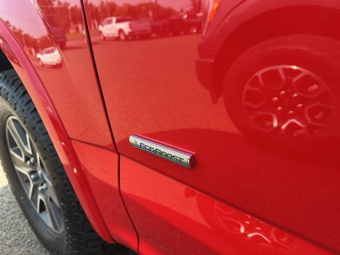 Used 2015 Ford F150 Lariat AWD/4WD image 9