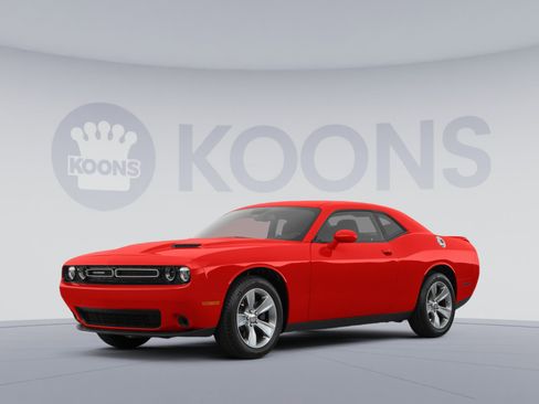 Used 2021 Dodge Challenger SXT w/ Blacktop Package image 1