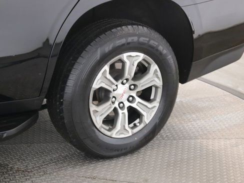Used 2024 GMC Yukon SLE AWD/4WD image 14