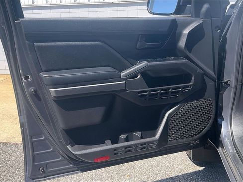 Used 2025 Toyota Tacoma SR5 image 27