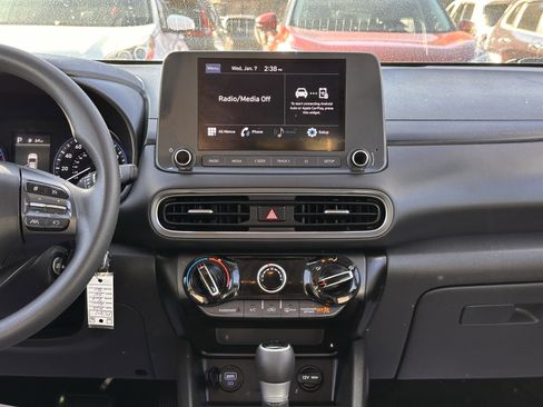 Used 2022 Hyundai Kona SE image 12