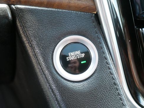 Used 2016 Cadillac Escalade ESV Luxury AWD/4WD image 25