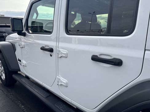 Certified 2021 Jeep Wrangler Unlimited Sport w/ Sun And Sound Package image 9