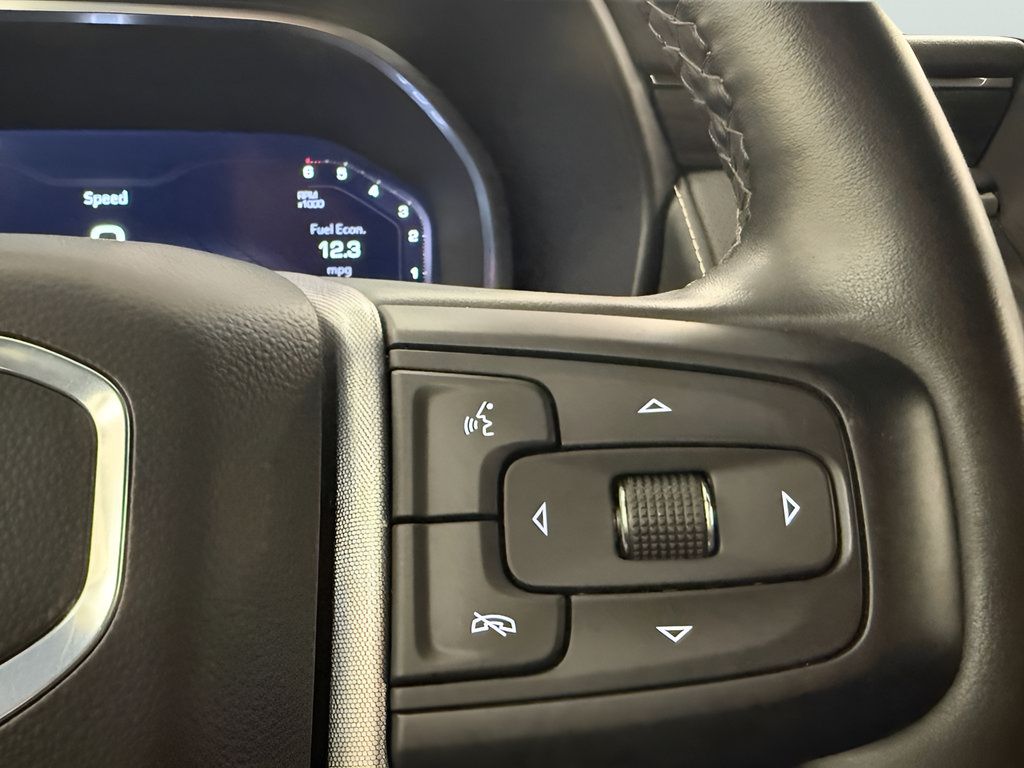 Used 2024 GMC Yukon SLT AWD/4WD image 21