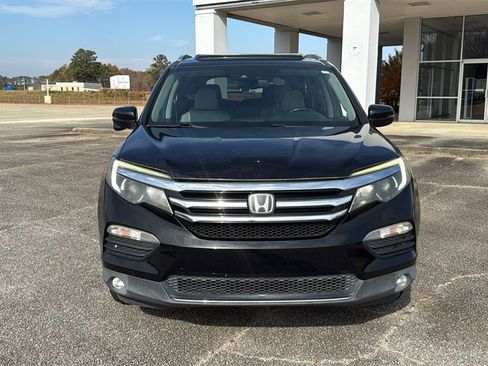 Used 2017 Honda Pilot Touring image 3