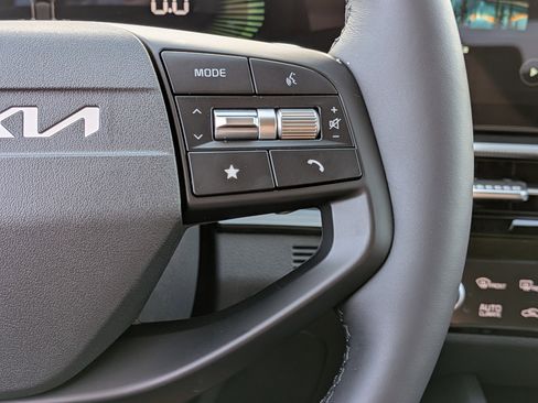 New 2026 Kia Sportage LX FWD image 28