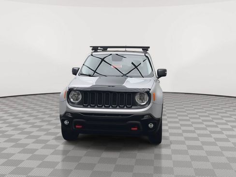 Used 2017 Jeep Renegade Trailhawk w/ Popular Equipment Group AWD/4WD image 32