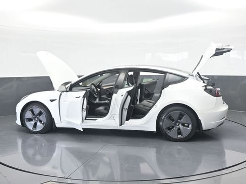 Used 2023 Tesla Model 3 Standard Range image 73