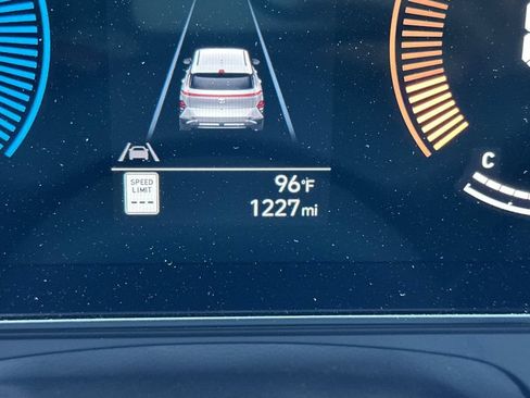Used 2024 Hyundai Kona SEL AWD/4WD image 27
