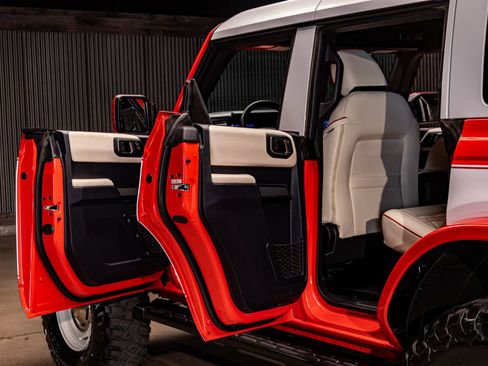 Used 2024 Ford Bronco Heritage Edition image 25