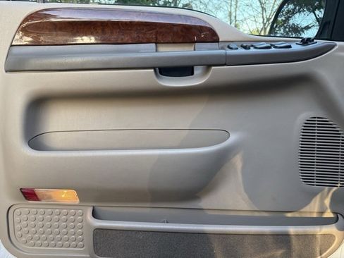 Used 2000 Ford F250 Lariat image 20