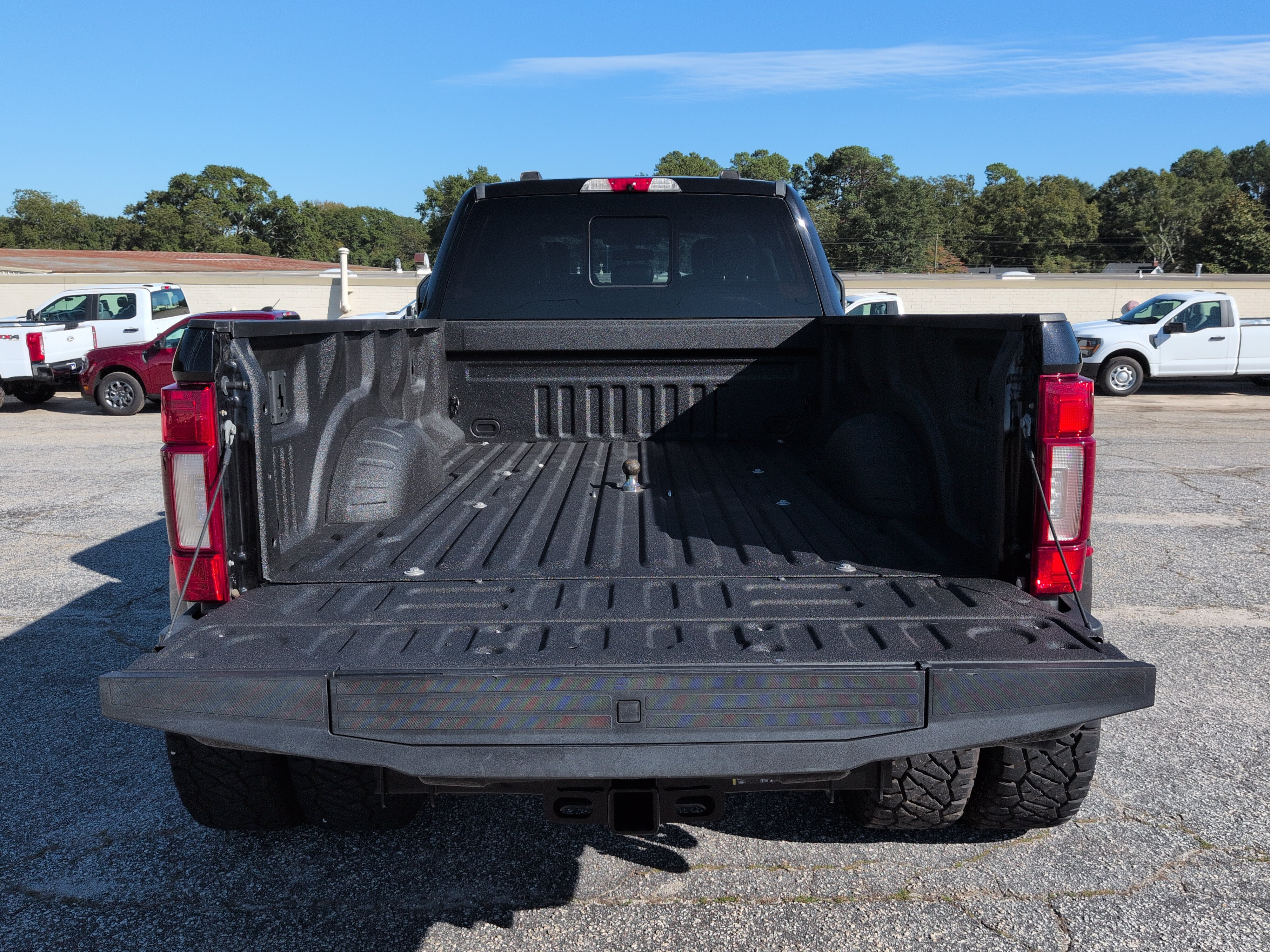 Used 2020 Ford F350 Lariat w/ Lariat Ultimate Package AWD/4WD image 11