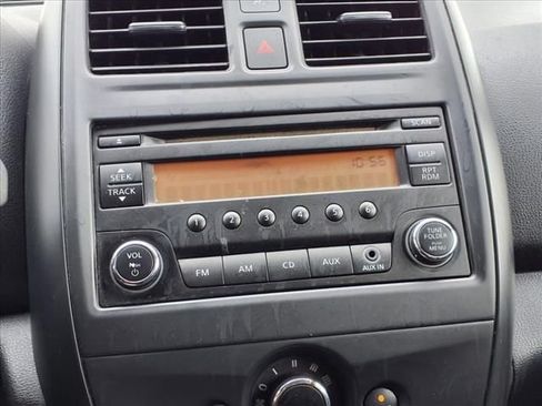 Used 2015 Nissan Versa S FWD image 14