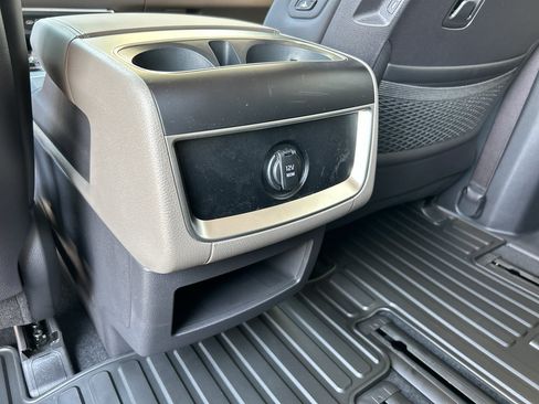 New 2026 Kia Carnival EX FWD image 16