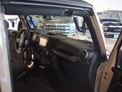 Used 2016 Jeep Wrangler Unlimited Sport w/ Quick Order Package 24S AWD/4WD image 13