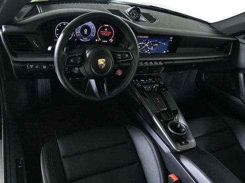 Used 2025 Porsche 911 Carrera w/ Sport Chrono Package image 4