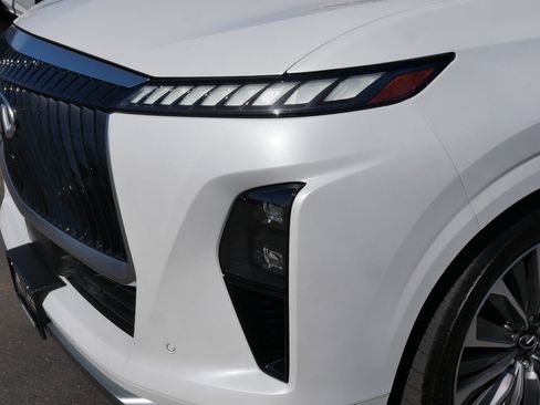 Certified 2025 INFINITI QX80 Luxe image 16