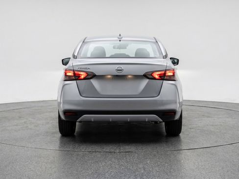 Used 2025 Nissan Versa SV image 7