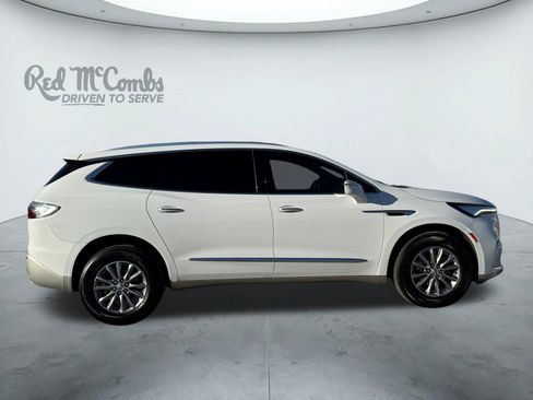 Used 2024 Buick Enclave Essence image 6
