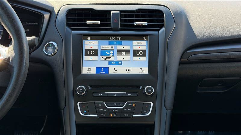 Used 2018 Ford Fusion SE w/ Equipment Group 201A FWD image 26