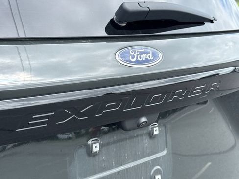 Used 2023 Ford Explorer ST w/ Equipment Group 401A AWD/4WD image 17