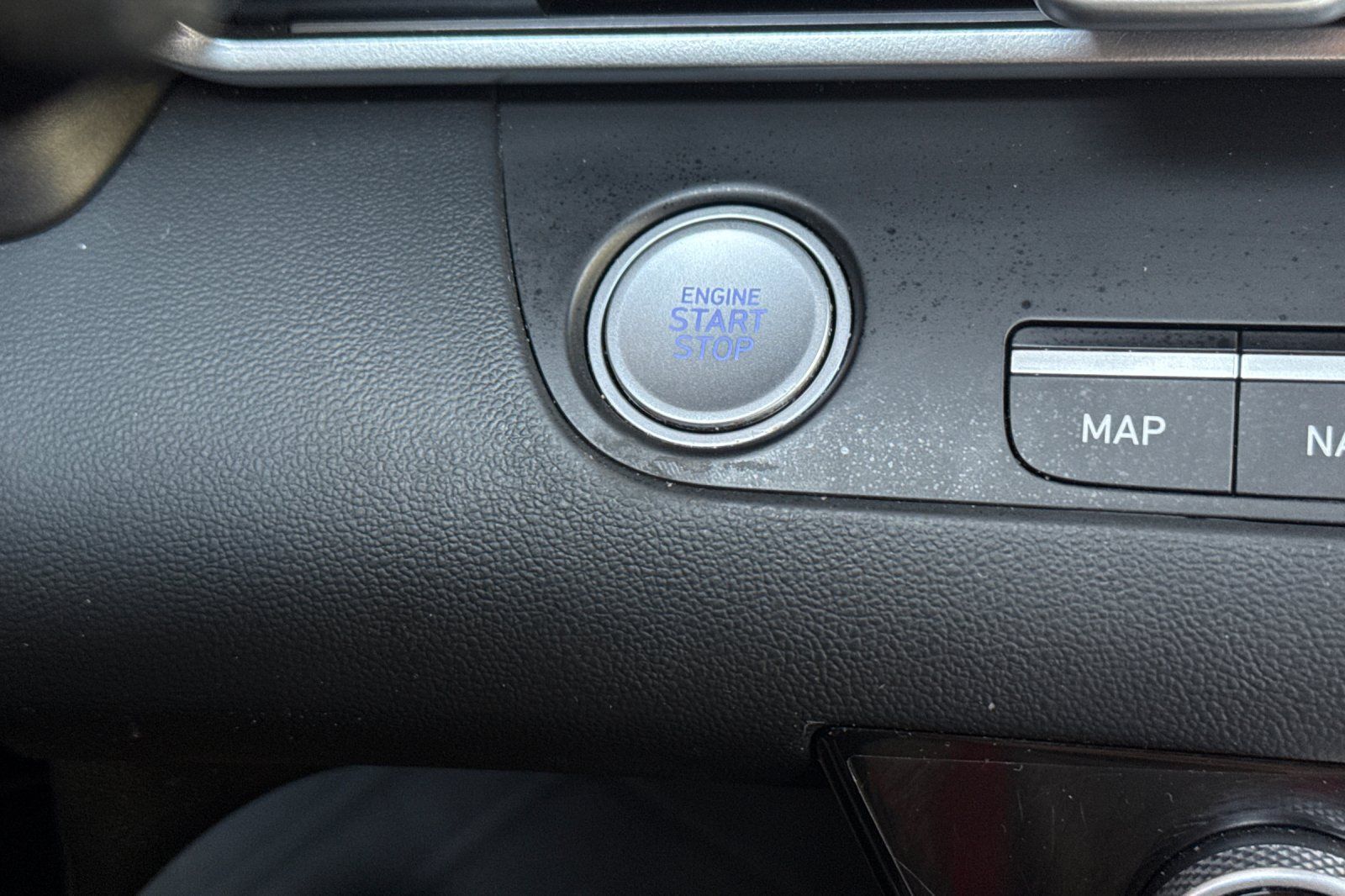 Used 2024 Hyundai Elantra Limited FWD image 29