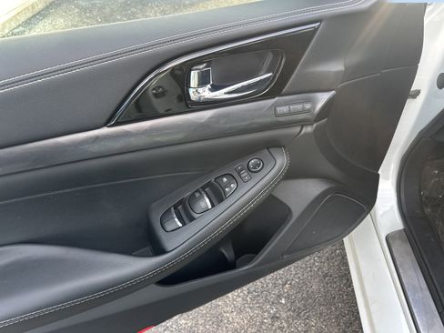 Used 2023 Nissan Maxima Platinum w/ Sport Mat Group image 8