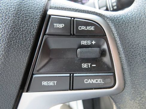 Used 2020 Hyundai Accent SE FWD image 24