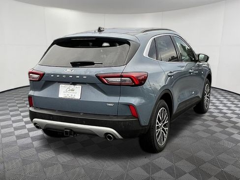 Used 2024 Ford Escape SE w/ PHEV Premium Package image 6
