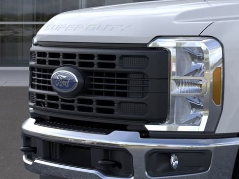 New 2026 Ford F250 XL w/ XL Chrome Package AWD/4WD image 18