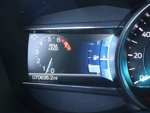 Used 2019 Ford Explorer XLT w/ Equipment Group 202A AWD/4WD image 47