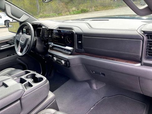 Used 2025 GMC Sierra 1500 SLT AWD/4WD image 14