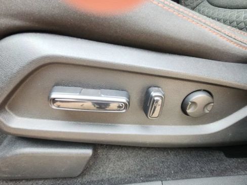 Used 2025 Honda Pilot Sport image 24