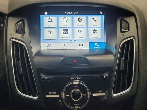 Used 2018 Ford Focus SEL FWD image 25