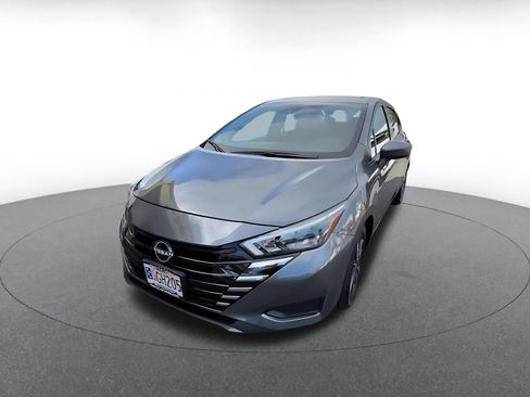 Used 2025 Nissan Versa SV FWD image 7