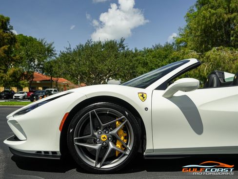 Used 2022 Ferrari F8 Tributo image 48